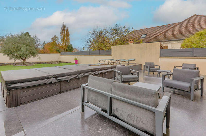 Maison à VILLAINES-SOUS-BOIS