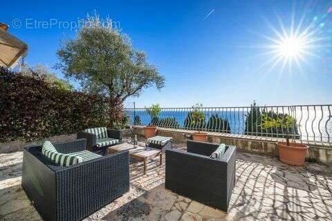 Appartement à ROQUEBRUNE-CAP-MARTIN