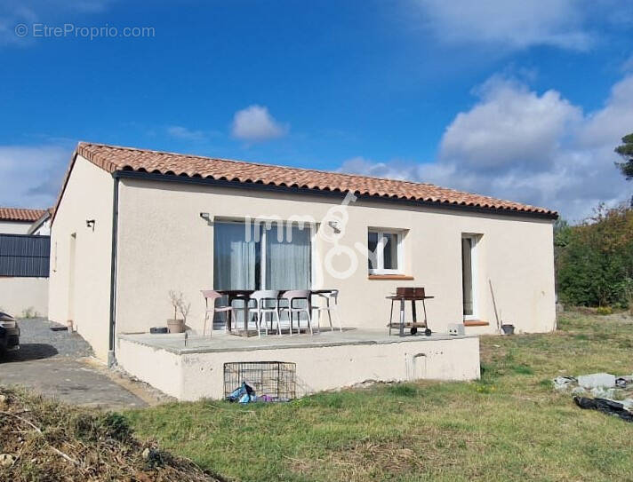 Maison à VILLEMOUSTAUSSOU