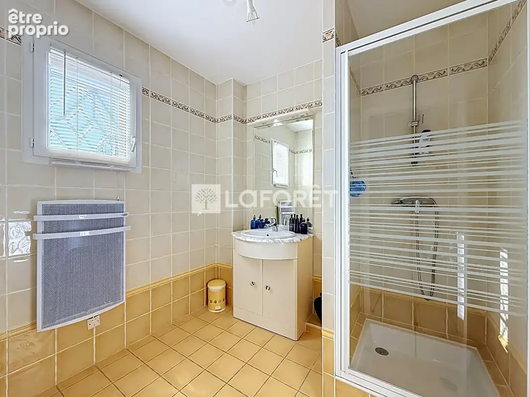 Le Montellier Maison familiale à vendre de 236 m² avec piscine et double garage - photo 18