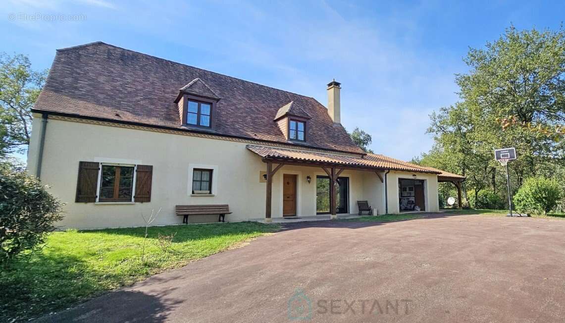 Maison à GROLEJAC