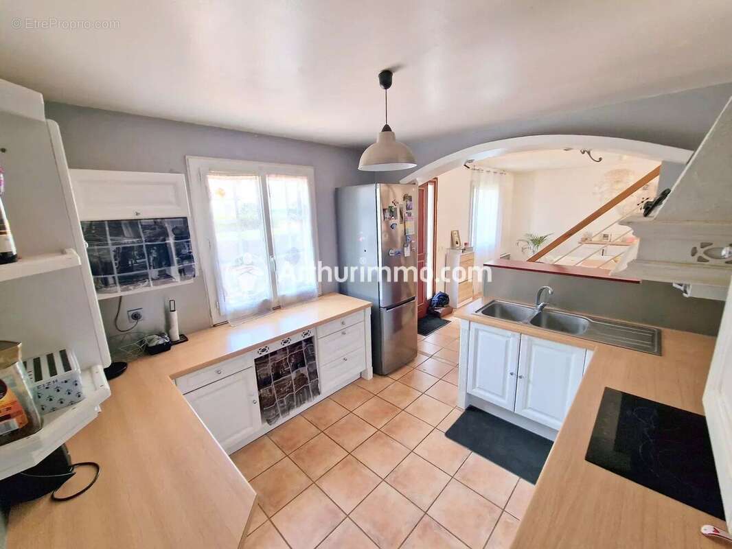 Maison à SAVIGNY-LE-TEMPLE