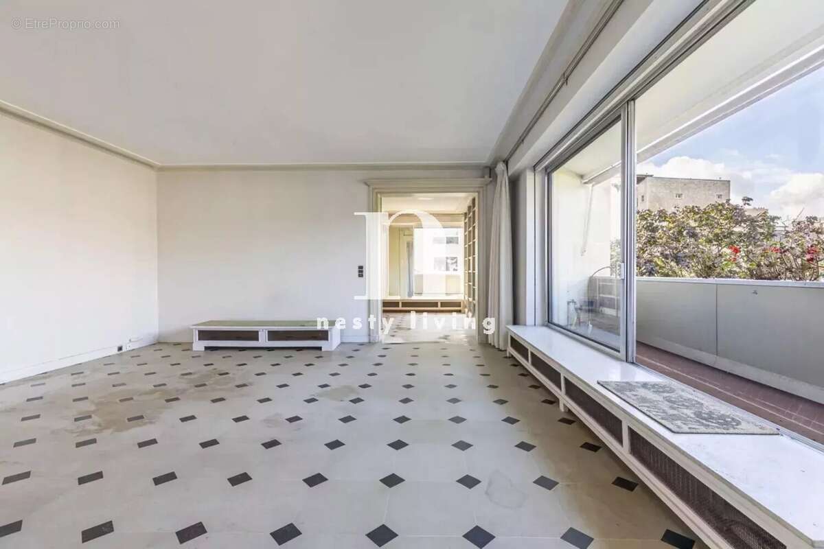 Appartement à PARIS-7E