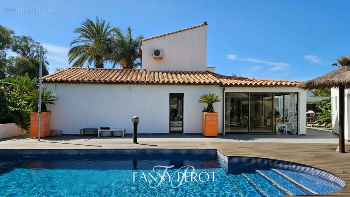 Exceptionnelle villa de 205m² + terrain constructible à Saint-Cyprien - photo 2