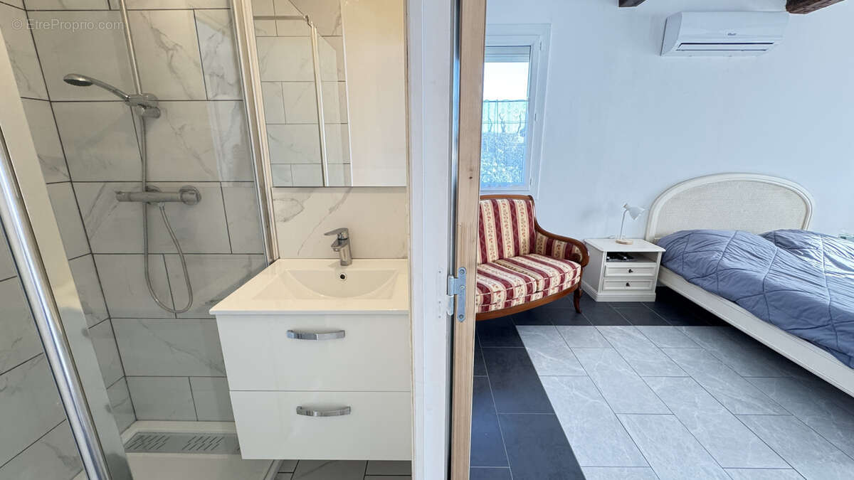 Maison à SAINT-LAURENT-DE-LA-SALANQUE