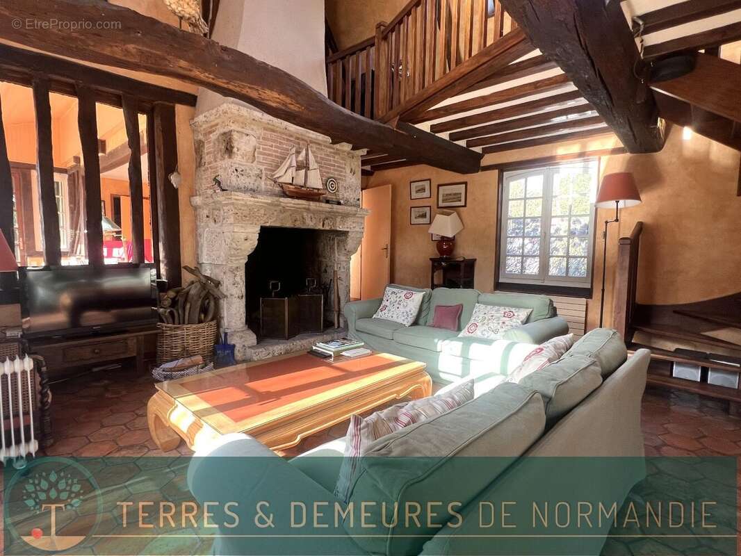Maison à PONT-L'EVEQUE