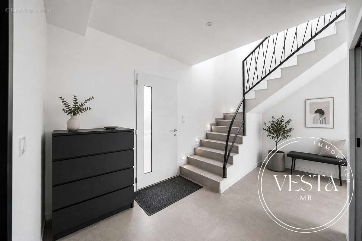 Maison 127 m² à Collonges-Les-Premieres  - photo 7
