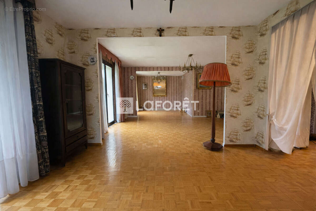 Maison à RIORGES
