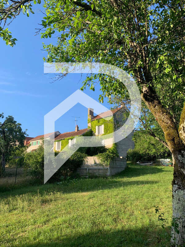 Maison à AUBEPIERRE-SUR-AUBE