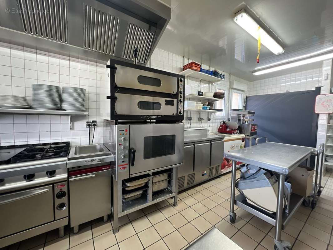 Commerce à SAINT-CHRISTOPHE-DU-BOIS