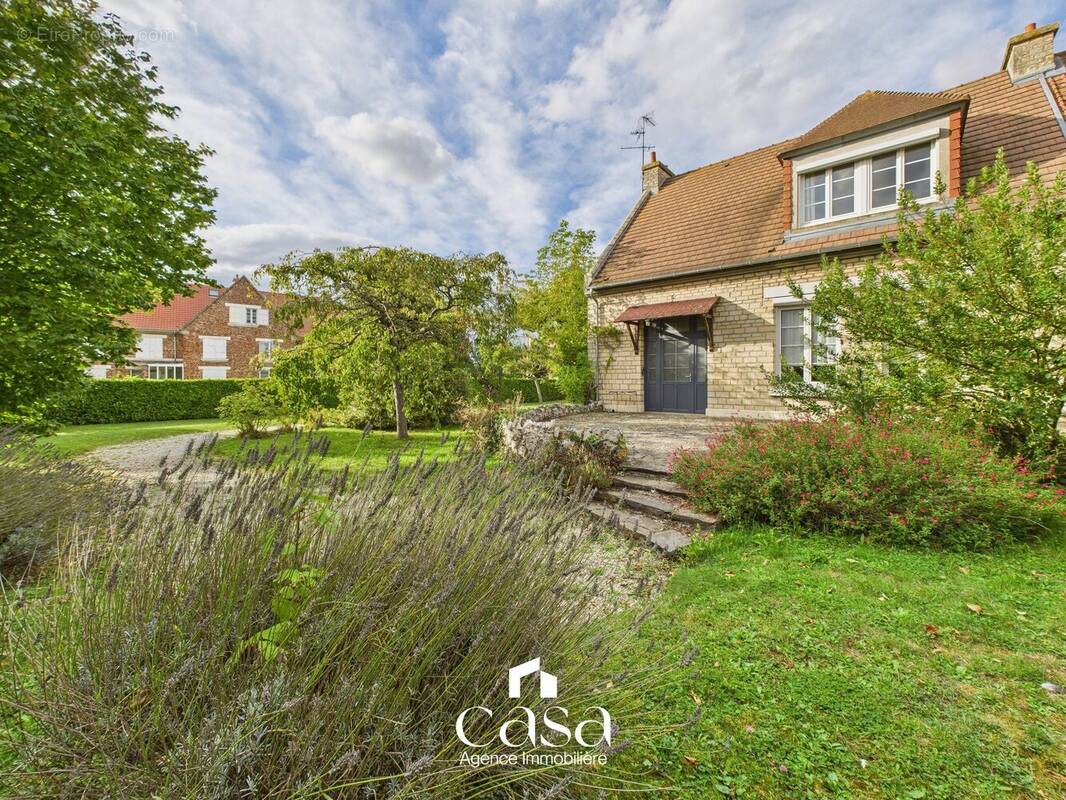 Maison à SAINT-MARTIN-DE-FONTENAY