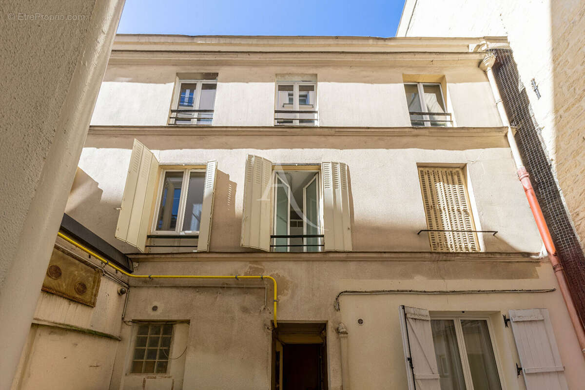 Appartement à PARIS-18E