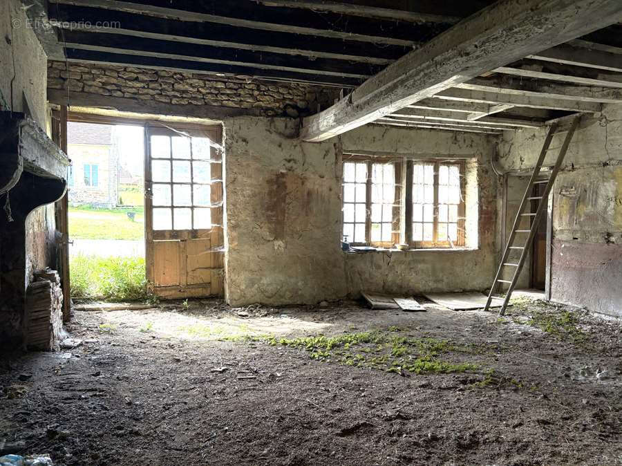 Maison à VARZY