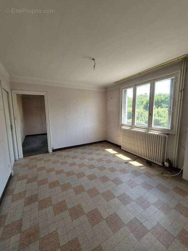 Maison à BRIVES-CHARENSAC