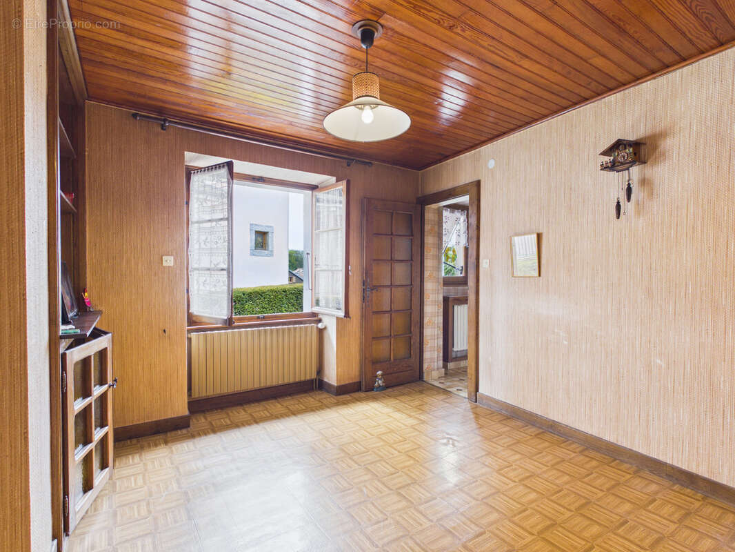 Maison à LARRINGES