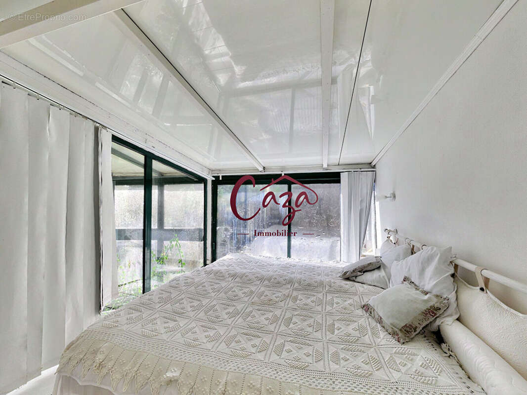 Maison à FARGUES-SAINT-HILAIRE