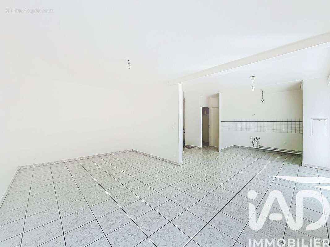 Photo 4 - Appartement à MOISSY-CRAMAYEL