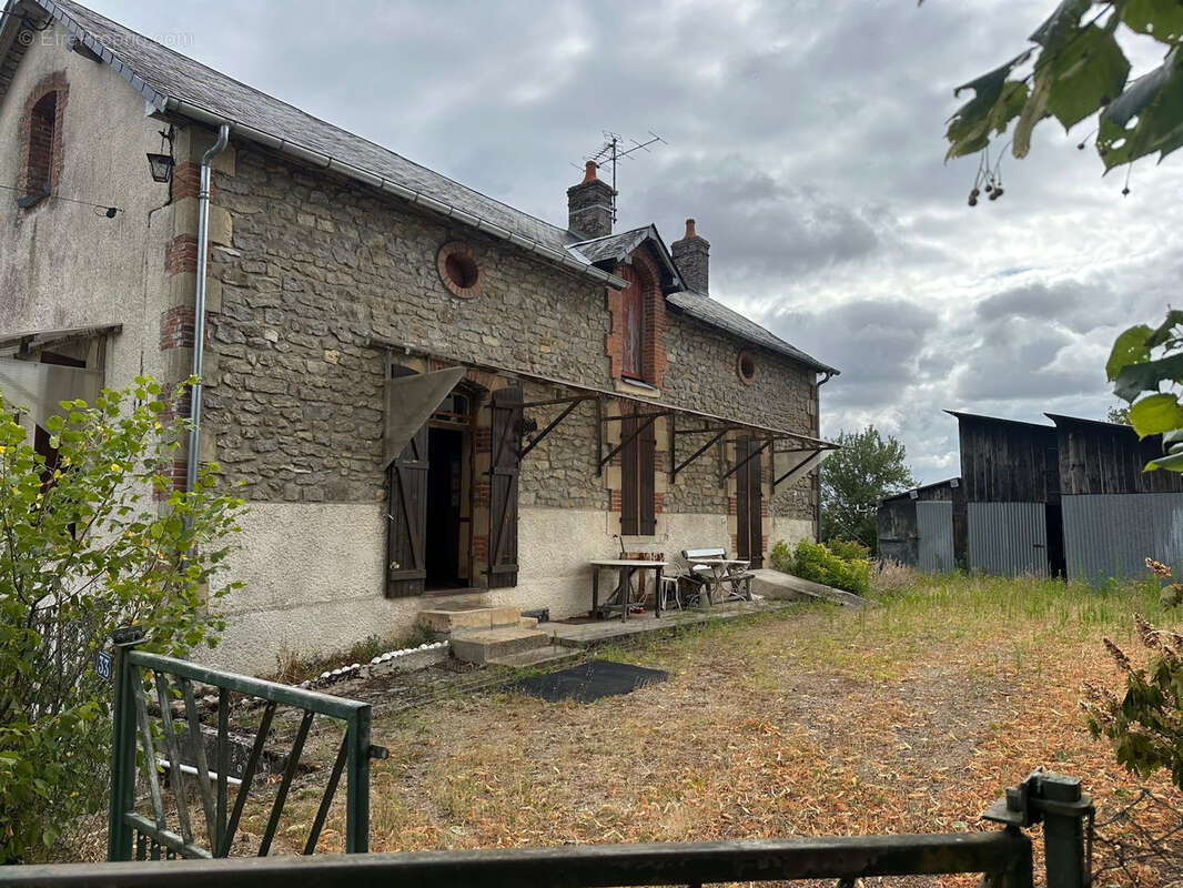 Maison à CERCY-LA-TOUR