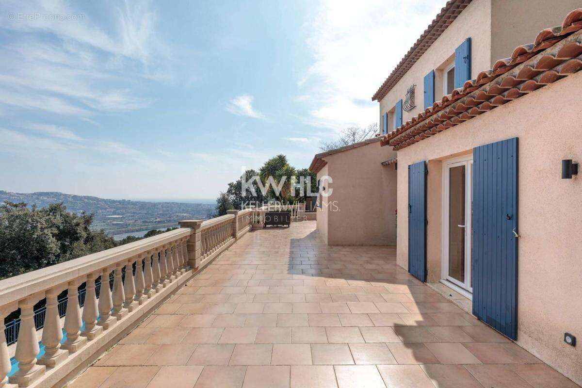 Maison à SAINT-LAURENT-DU-VAR