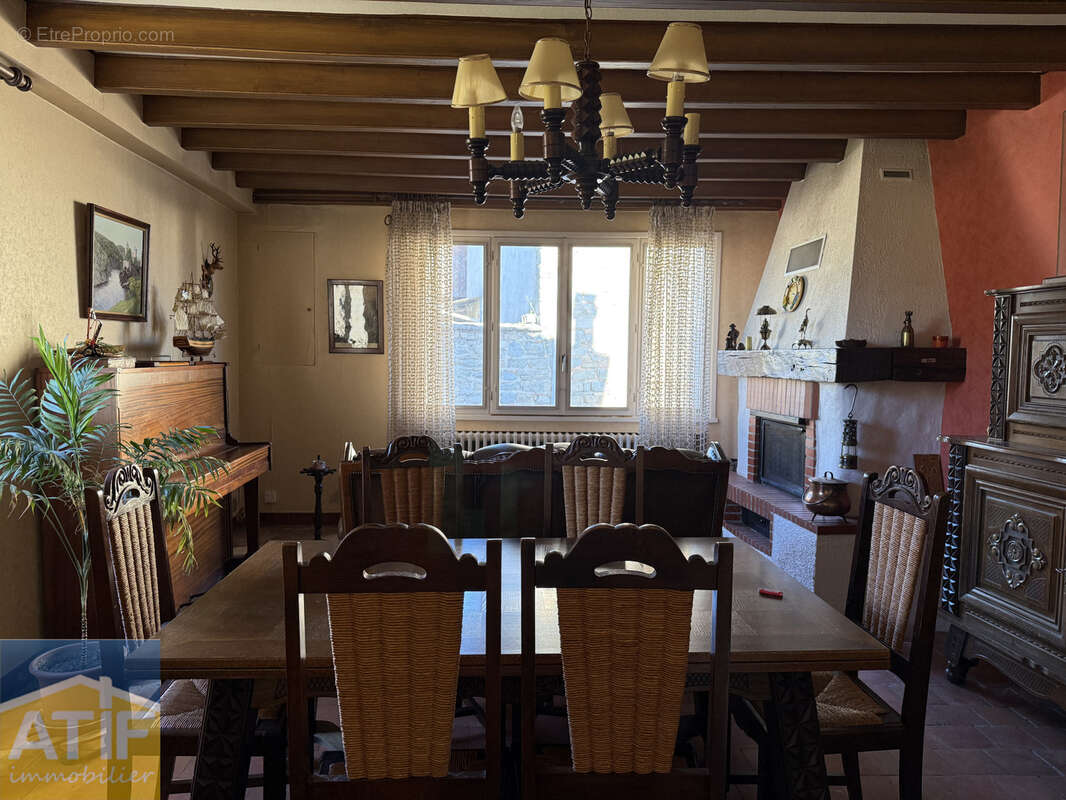 Maison à SAINT-PAUL-DE-VEZELIN