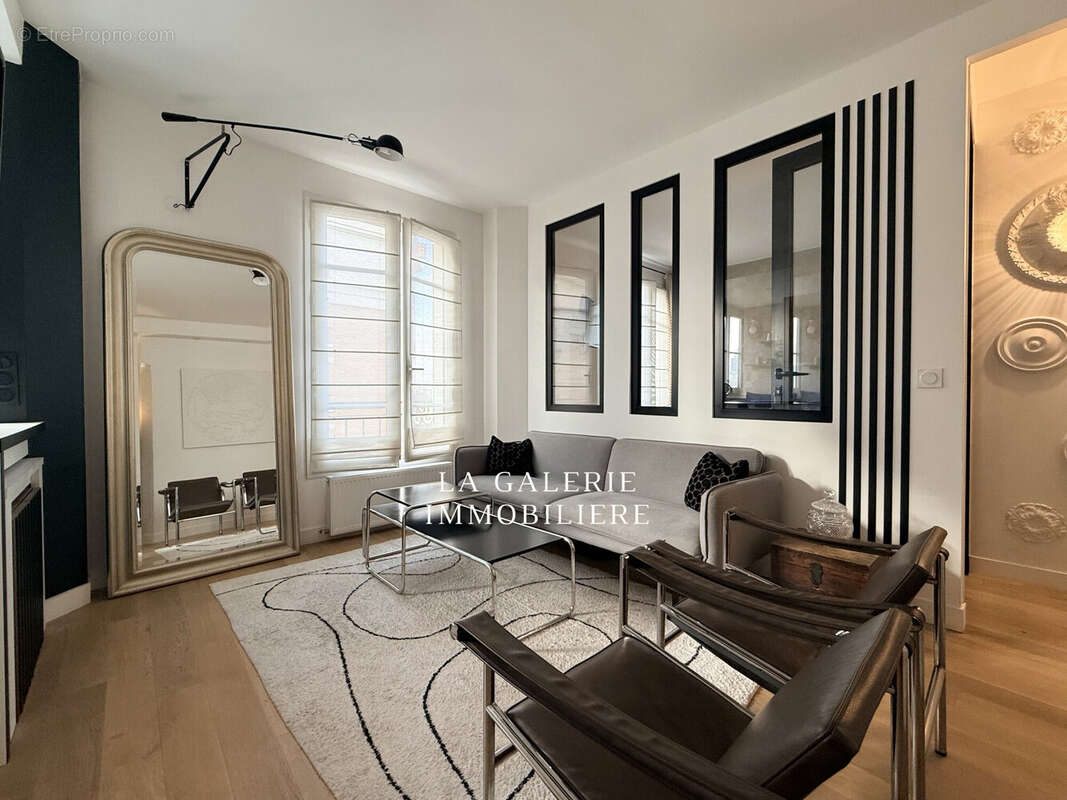 Appartement à COURBEVOIE