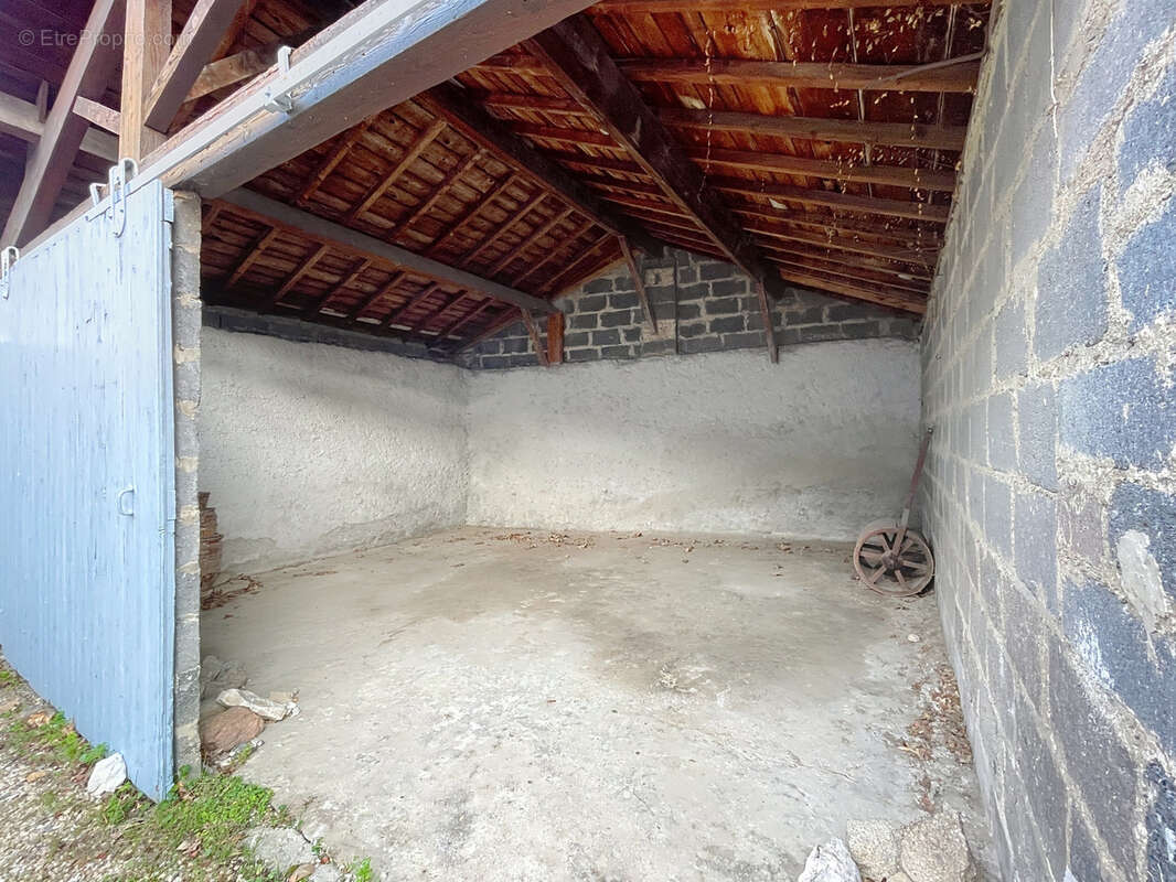 Maison à SAINT-GENIS-LAVAL