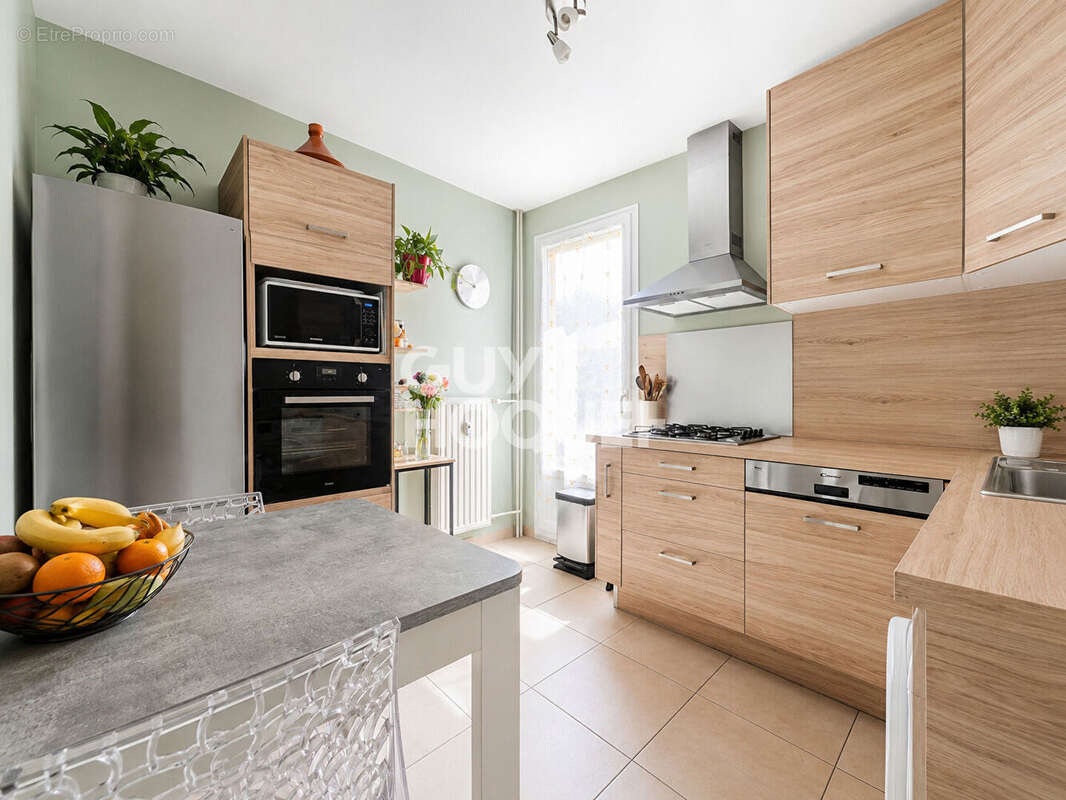 Appartement à DECINES-CHARPIEU