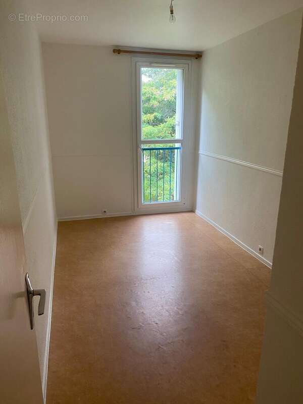 Appartement 70 m² à Crosne  - photo 6