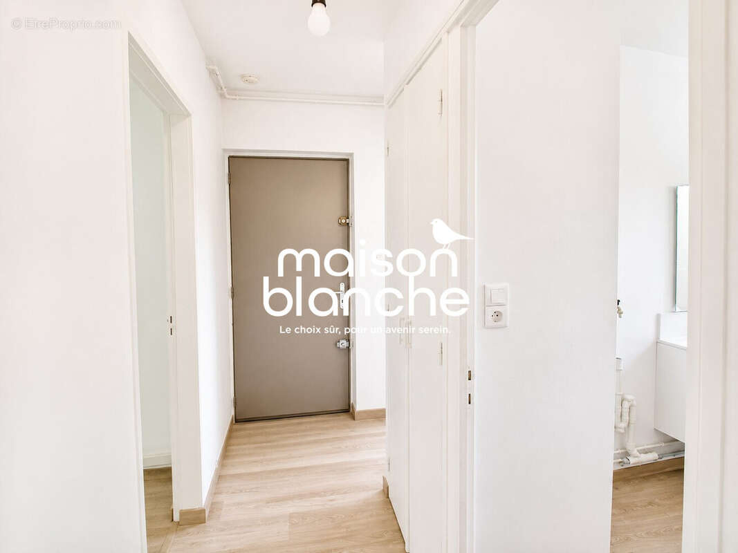 Appartement 57 m² à Parthenay  - photo 6