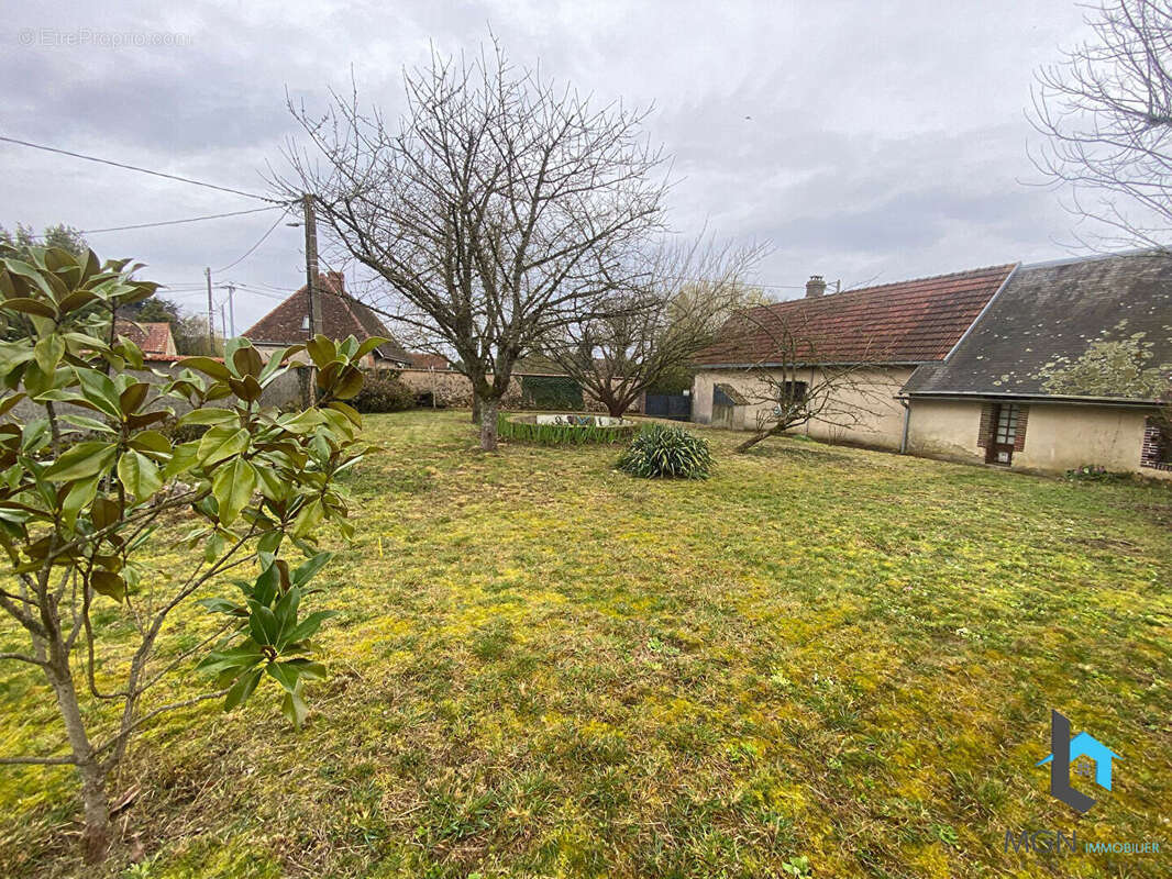 Maison à SERAZEREUX