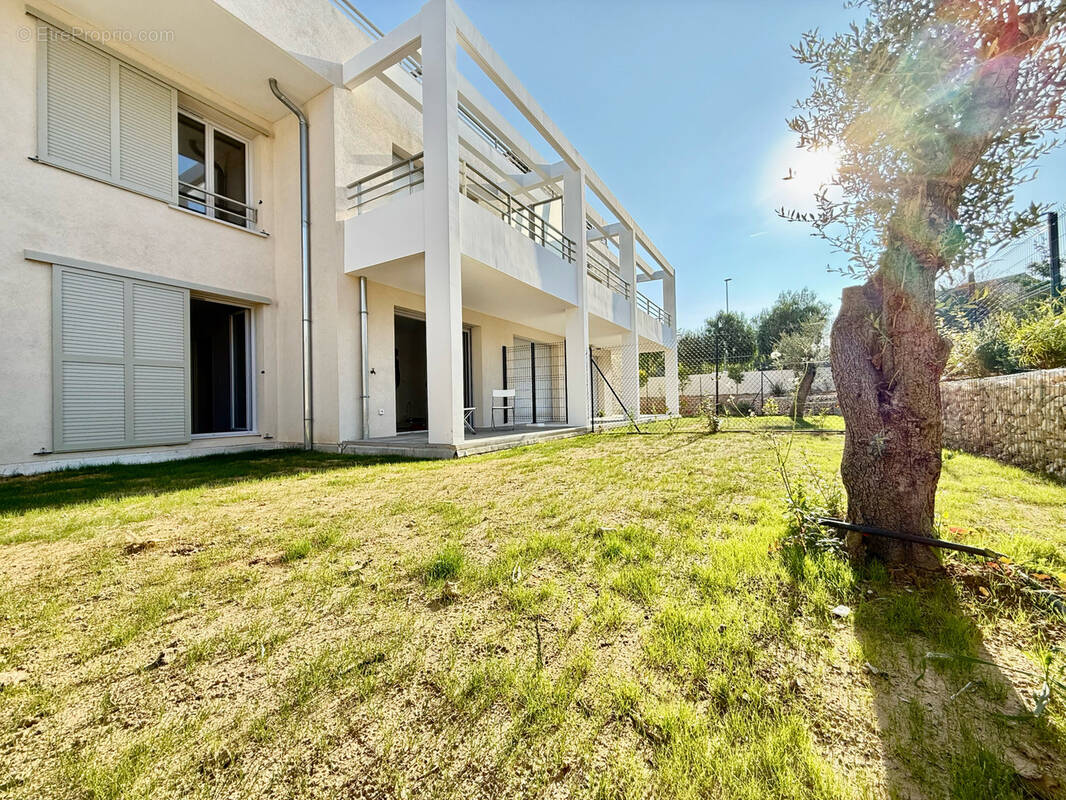 Appartement à SIX-FOURS-LES-PLAGES