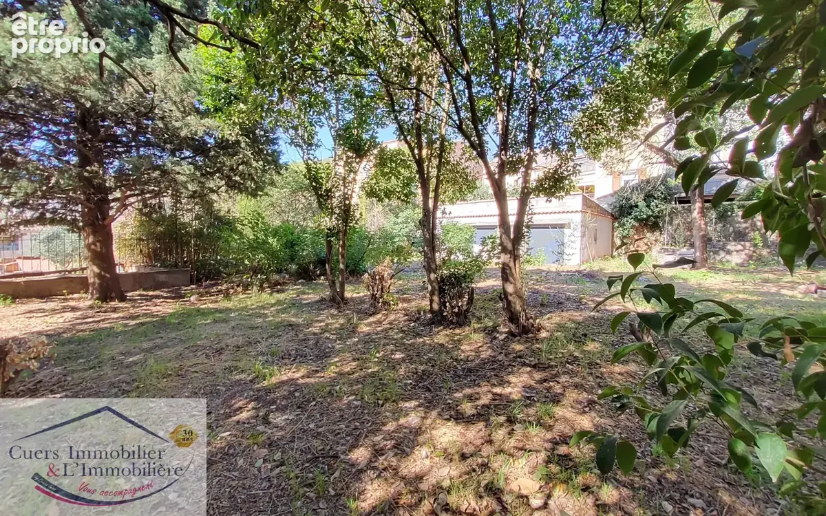 CUERS, propriété T6 -  182m2 + dépendance 50m2 - photo 2