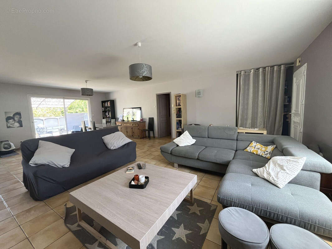 Maison 128 m² à Quincay  - photo 4