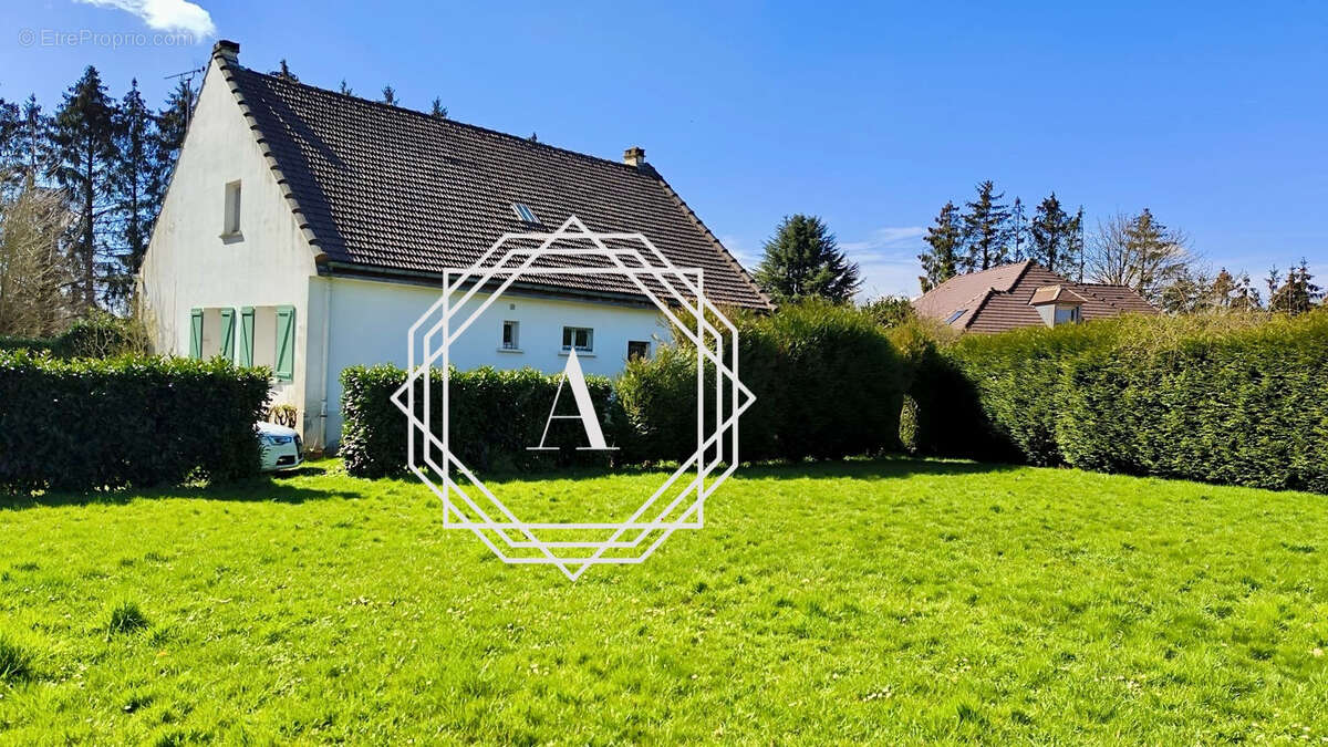 Maison à SAINTE-GENEVIEVE
