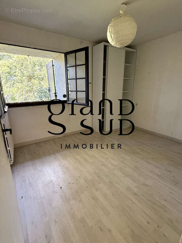 Maison à MONTAREN-ET-SAINT-MEDIERS