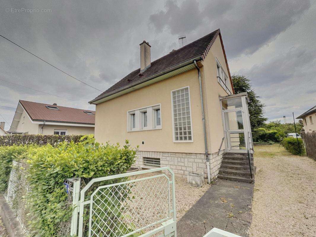 Maison à CHENOVE