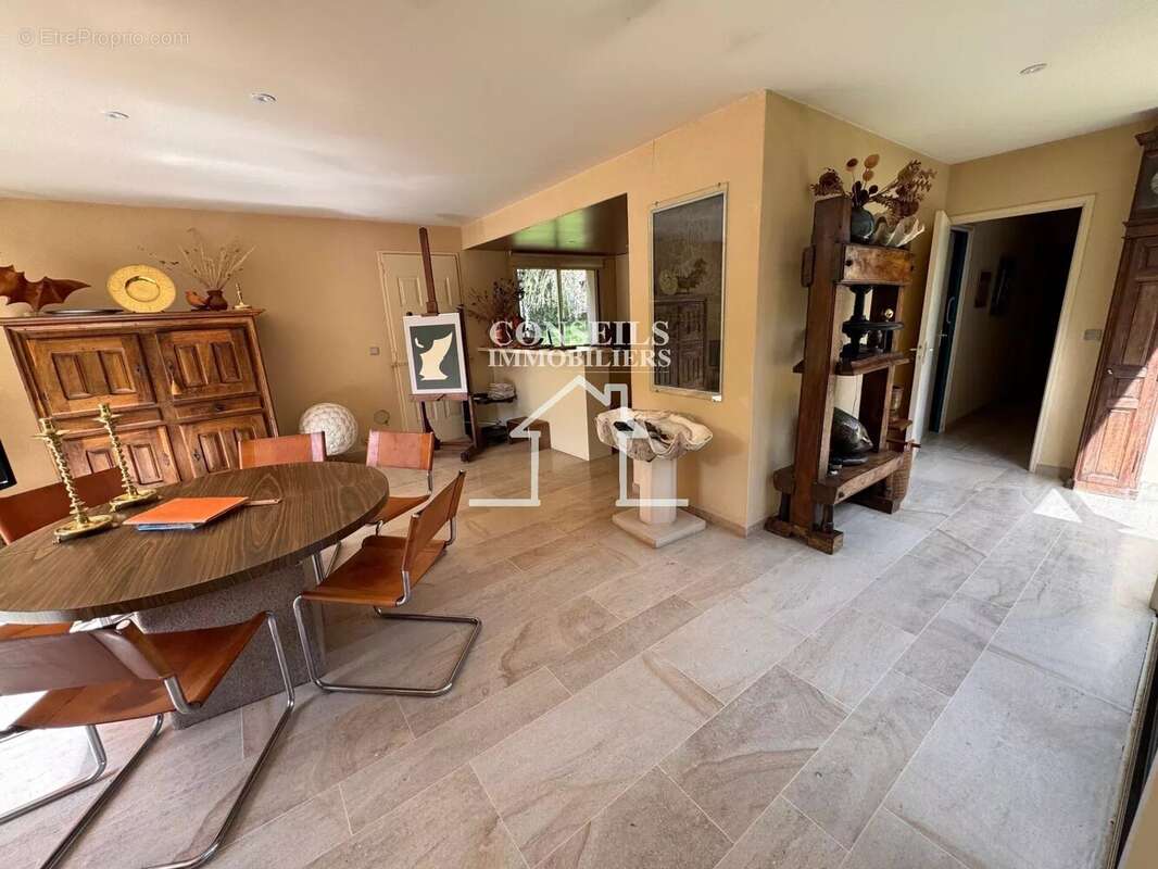 Maison à SAINT-JULIEN-DU-SAULT