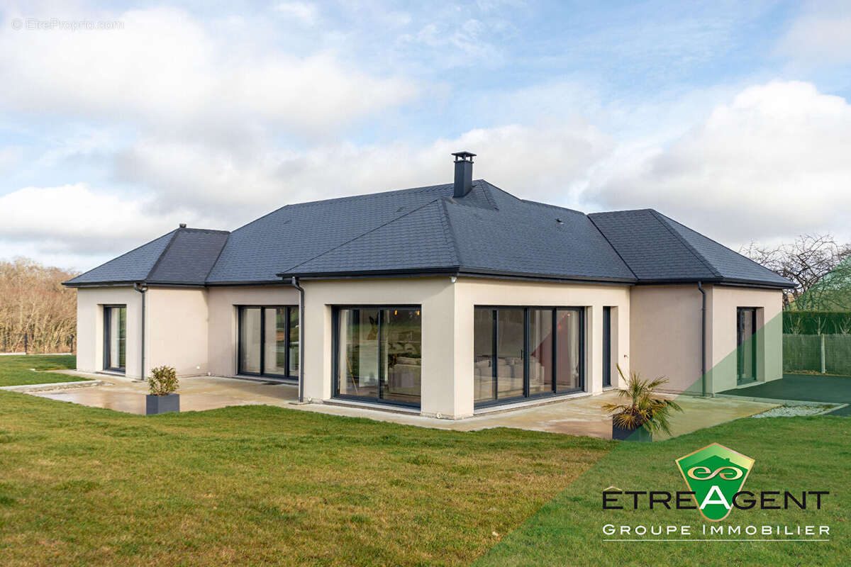 Maison de PLAIN-PIED - LA NEUVE LYRE - 190 m² - 5 chambres - photo 13