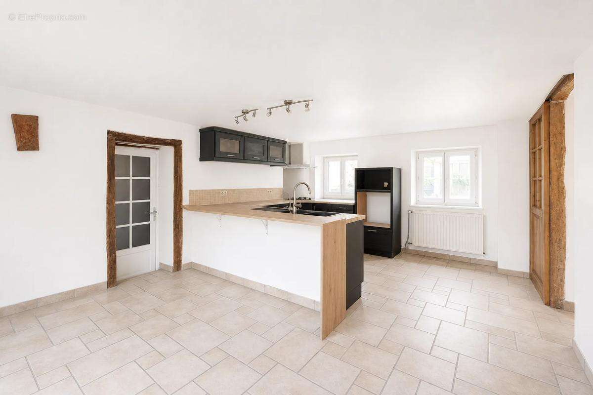 Maison de caractère 6 pièces louée - Fublaines - photo 4