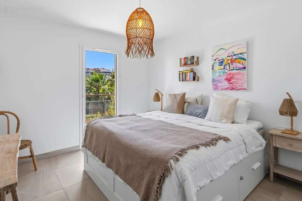 Appartement à VALLAURIS