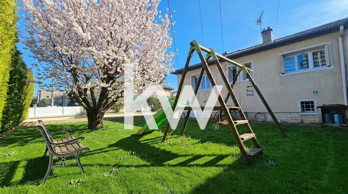 Maison 131 m² à Feyzin  - photo 2