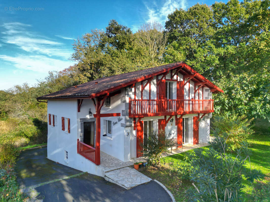 Maison à SAINT-PALAIS