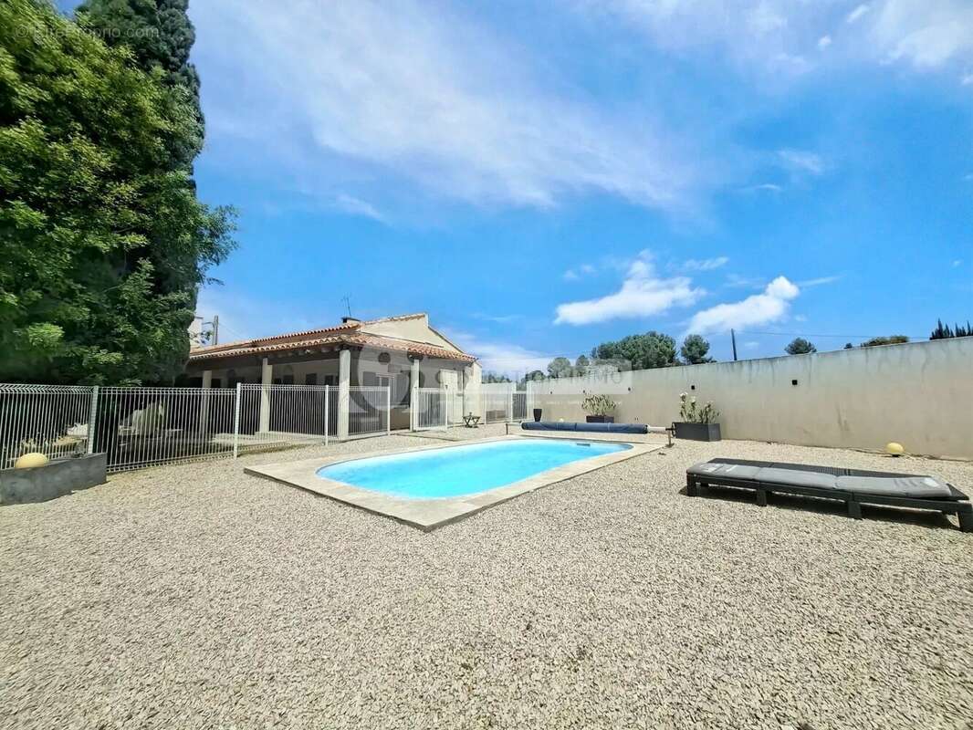 Villa de plain-pied avec piscine à Fontvieille - photo 8