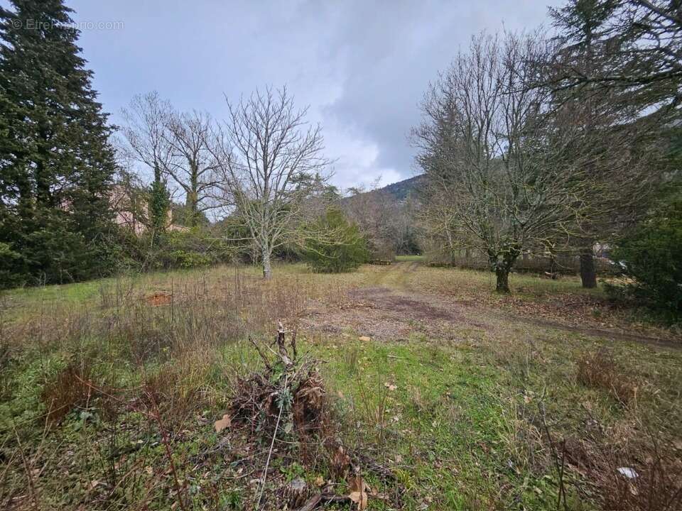 Terrain à LA DESTROUSSE