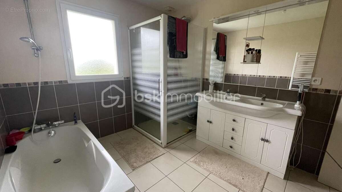 Maison à ALBARET-SAINTE-MARIE