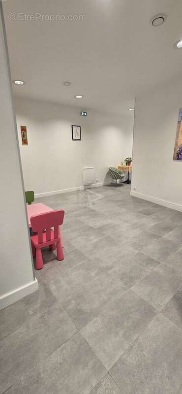 Commerce à LES LILAS