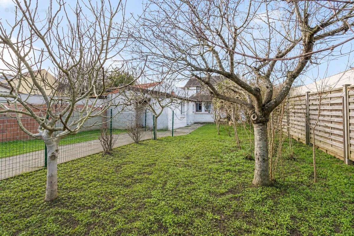 Maison lumineuse 5 pièces avec jardin - photo 9