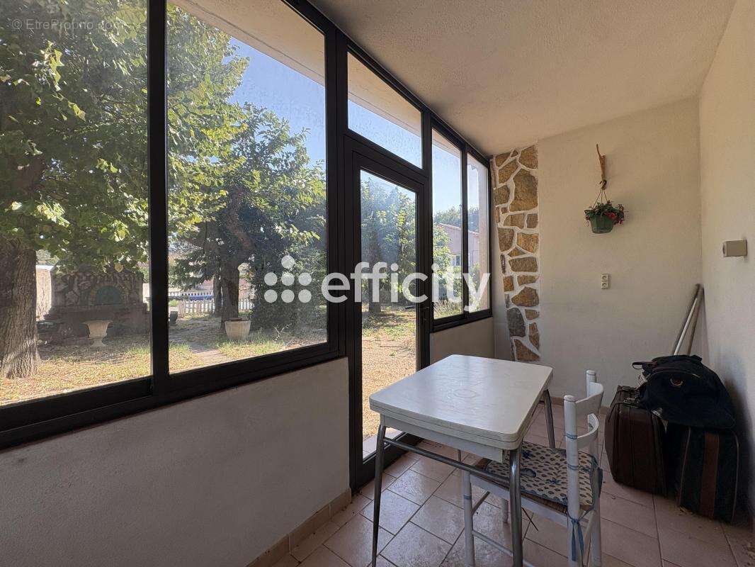 Maison 182 m² à Gignac-La-Nerthe  - photo 19