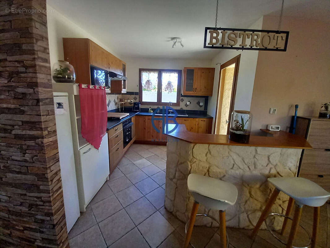 Coup de coeur assuré pour cette belle villa plain pied à visiter sans tarder - photo 7