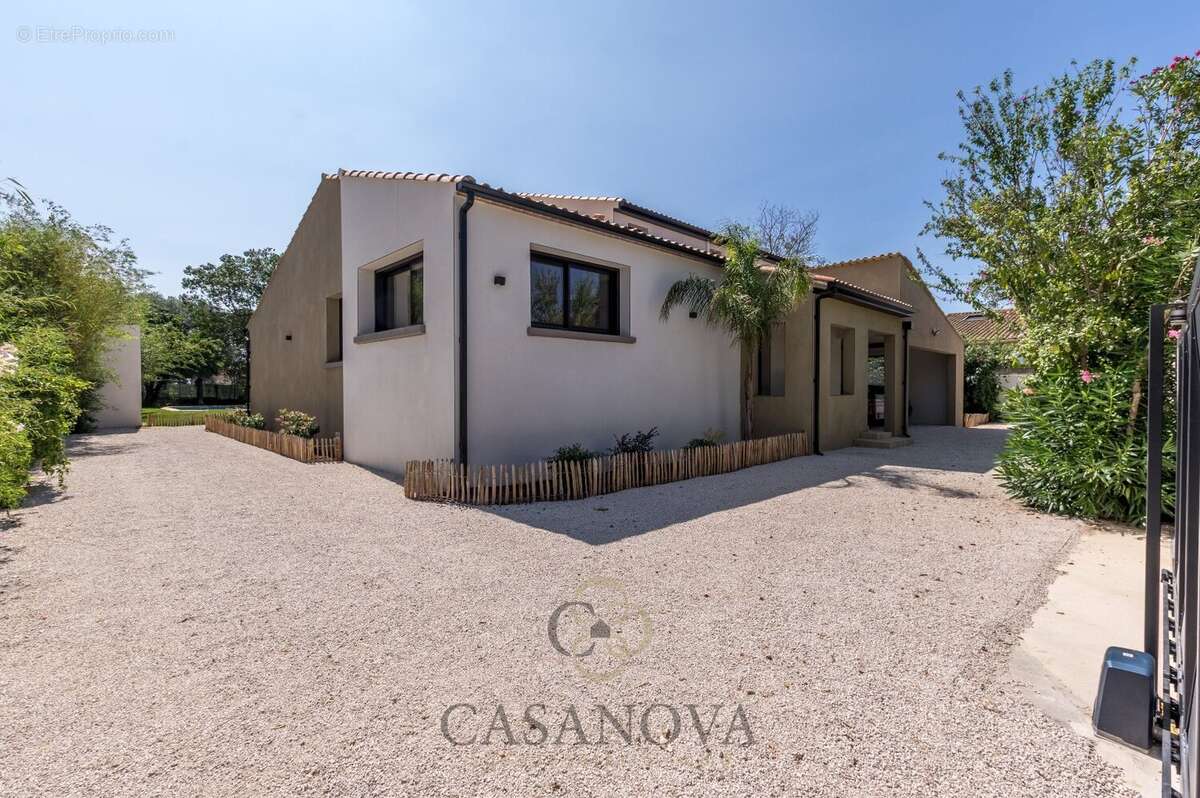 Maison à MAUGUIO